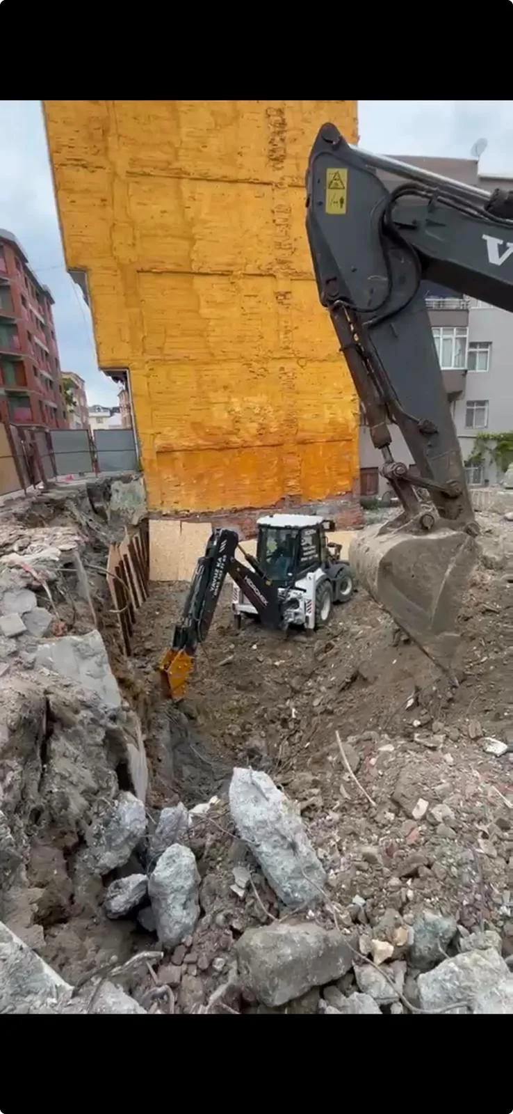 Kontrollü yıkım sonrası saha görünümü