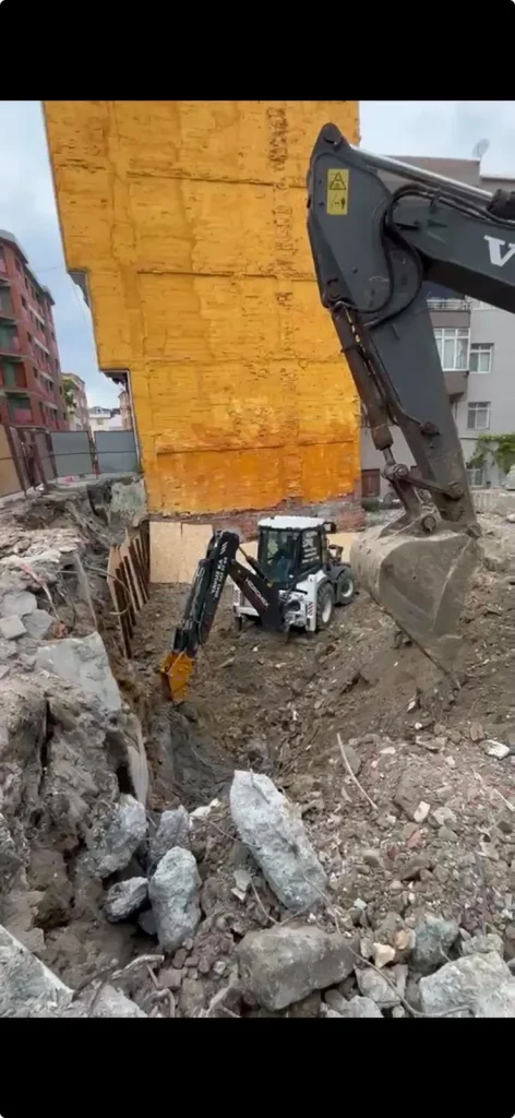 Kontrollü yıkım sonrası saha görünümü — İstanbul Kırım Yıkım